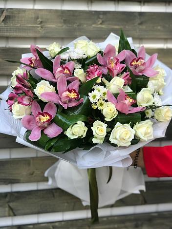 Букет цветов из: Розы и Хризантемы в Козмодемьянске