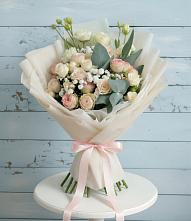 Букет цветов из:  Розы и Лизиантусы в Козмодемьянске