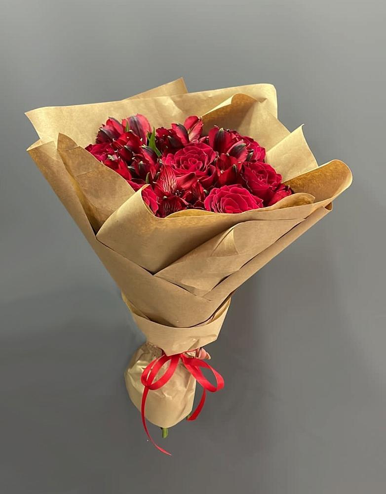 Букет цветов из: Альстромерии и Розы в Козмодемьянске