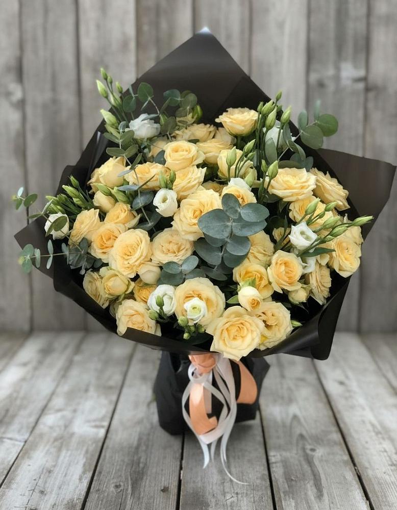 Букет цветов из: Розы и Лизиантусы в Козмодемьянске