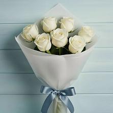 Букет 7 Белых роз Эдлесс Лав в Козмодемьянске