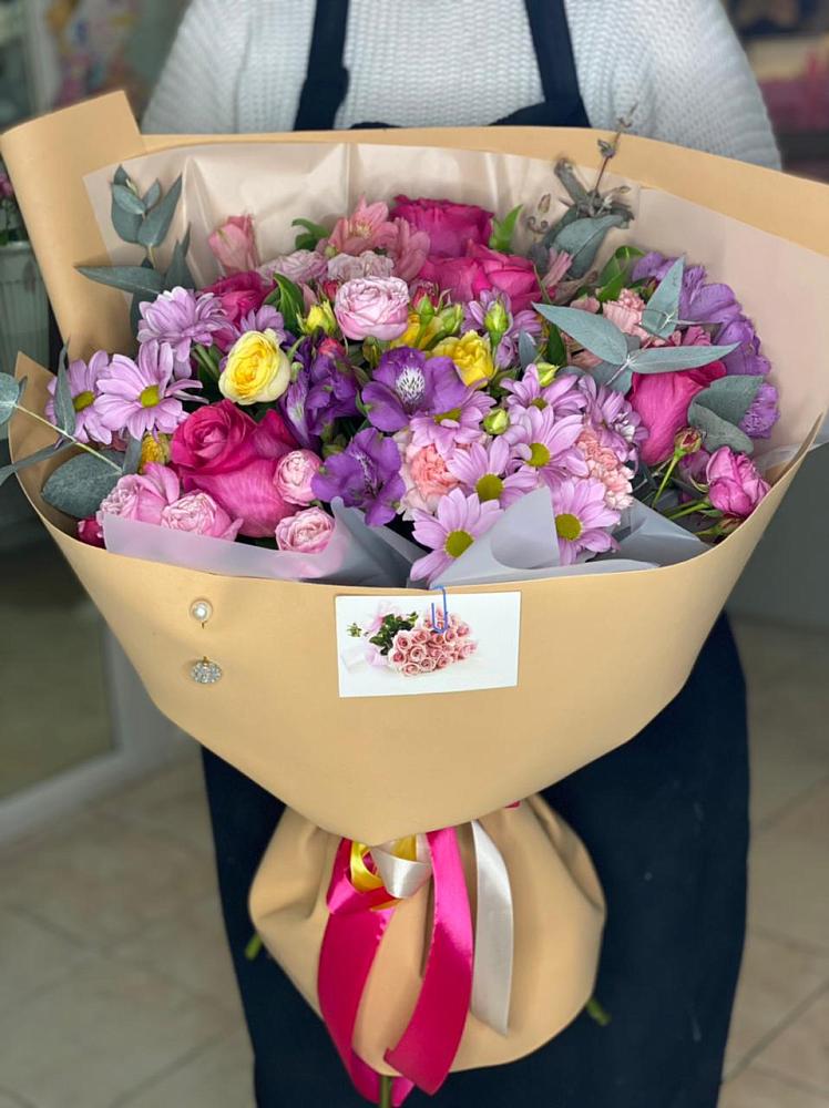 Букет цветов из: Хризантемы, Гвоздики и Альстромерии в Козмодемьянске