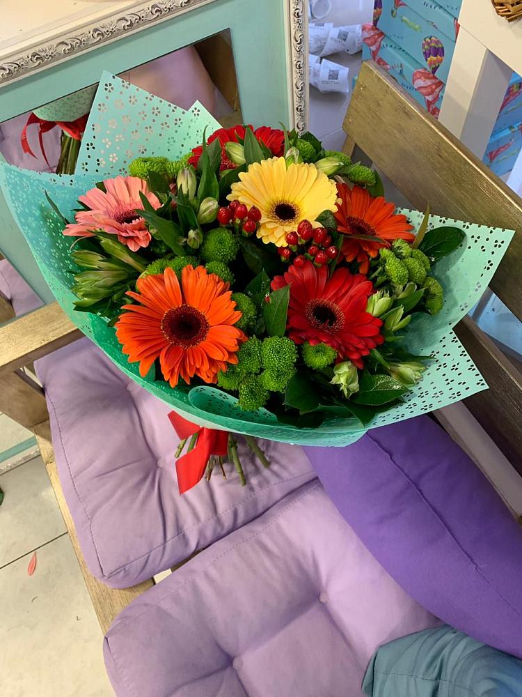 Букет цветов из: Герберы, Хризантемы и Альстромерии в Козмодемьянске