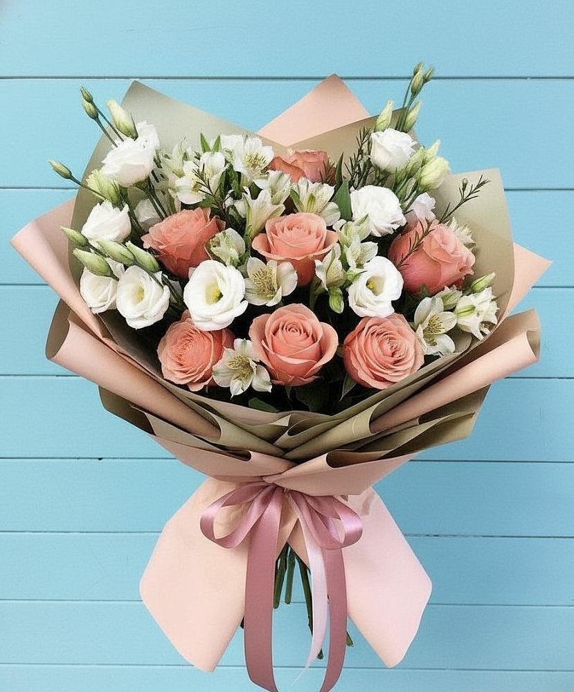 Букет цветов из: Розы, Альстромерии и Лизиантусы в Козмодемьянске
