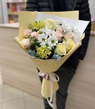Букет цветов из:  Альстромерии, Розы и Хризантемы в Козмодемьянске