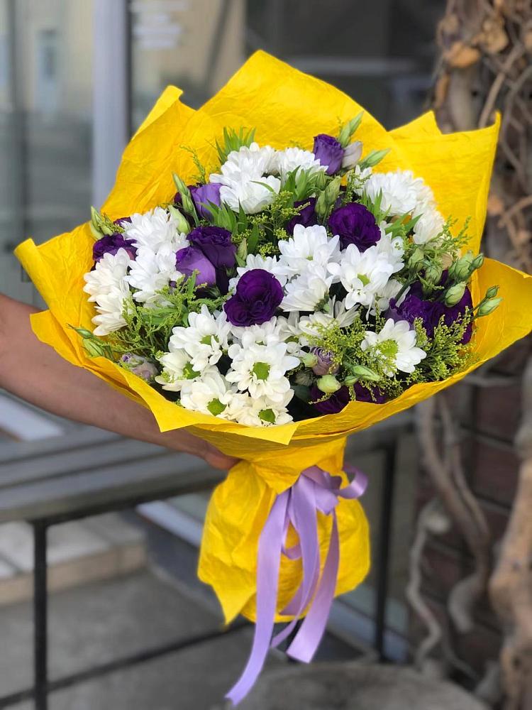 Букет цветов из: Ирисы, Хризантемы и Ромашки в Козмодемьянске