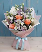 Букет цветов из:  Лизиантусы, Розы, Альстромерии и Гипсофила в Козмодемьянске