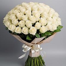Букет 101 беля роза Белоснежка в Козмодемьянске