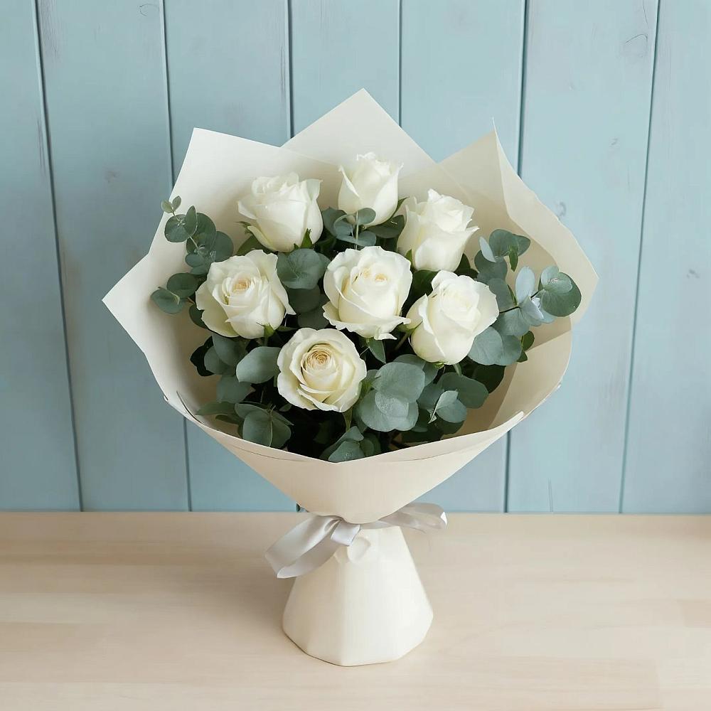 Букет Белые розы в Эвкалипте в Козмодемьянске