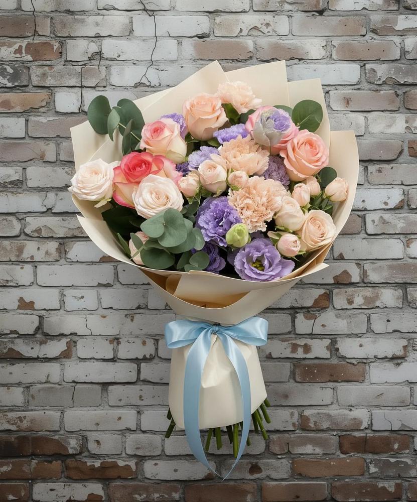 Букет цветов из: Розы, Лизиантусы и Гвоздики в Козмодемьянске