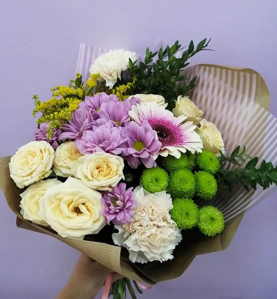 Букет цветов из: Хризантемы, Розы, Гвоздики и Герберы в Козмодемьянске