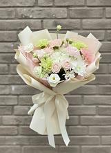 Букет цветов из:  Гвоздики, Розы, Лизиантусы и Хризантемы в Козмодемьянске