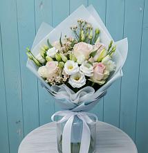 Букет цветов из:  Розы и Лизиантусы в Козмодемьянске