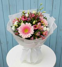 Букет цветов из:  Герберы, Альстромерии и Лизиантусы #REPLACE_PRED# Козмодемьянске
