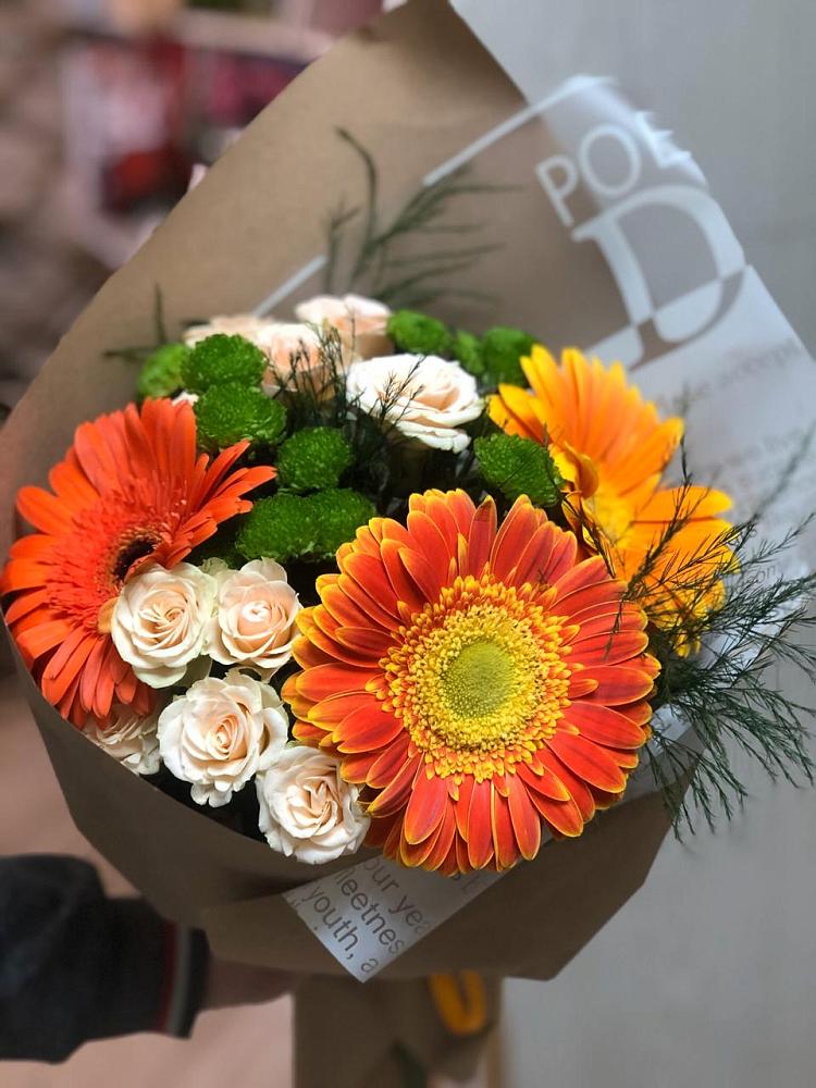 Букет цветов из: Герберы, Хризантемы и Розы в Козмодемьянске
