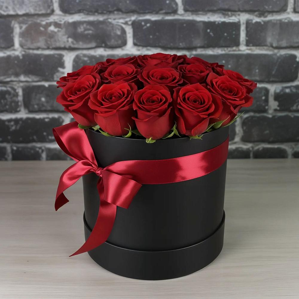 Цветочная композиция из Розы в шляпной коробке в Козмодемьянске