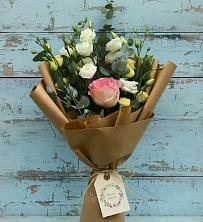 Букет цветов из:  Розы и Лизиантусы в Козмодемьянске