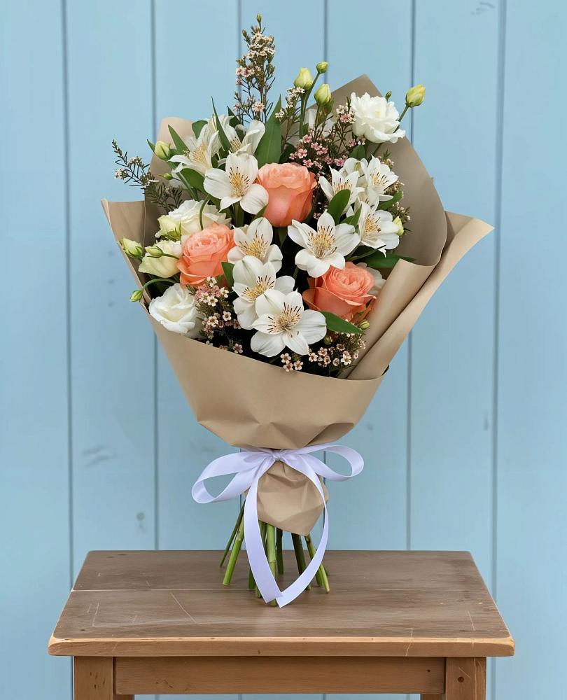 Букет цветов из: Альстромерии, Лизиантусы, Розы и Хризантемы в Козмодемьянске